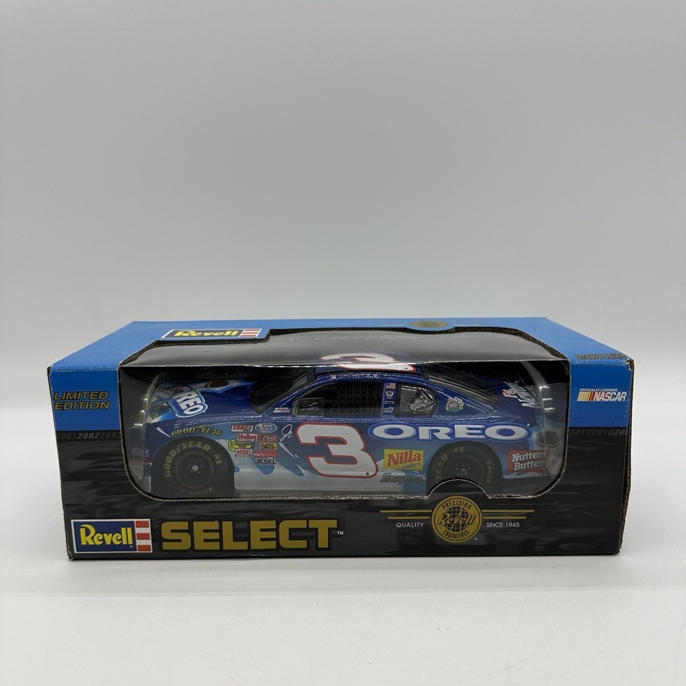 Revell Select 102522 Dale Earnhardt Jr. #3 Oreo Nabisco 2002 NASCAR 1:24 Diecast